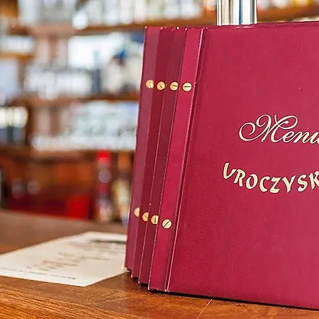 Uroczysko فندق مبيت وإفطار Jastrowie