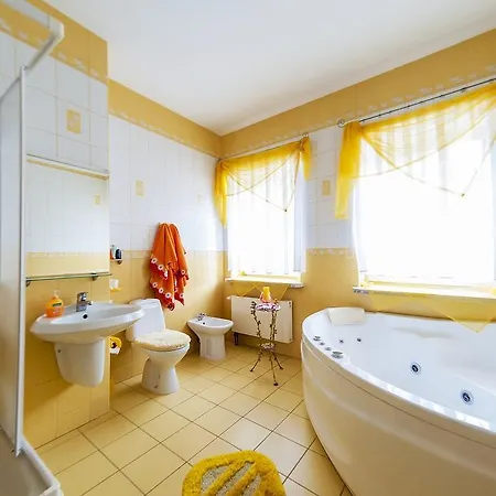 לינה וארוחת בוקר Uroczysko